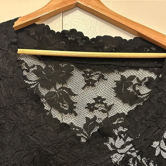 OLVI'S Elegant Black Lace Dress - Picture 5 of 12